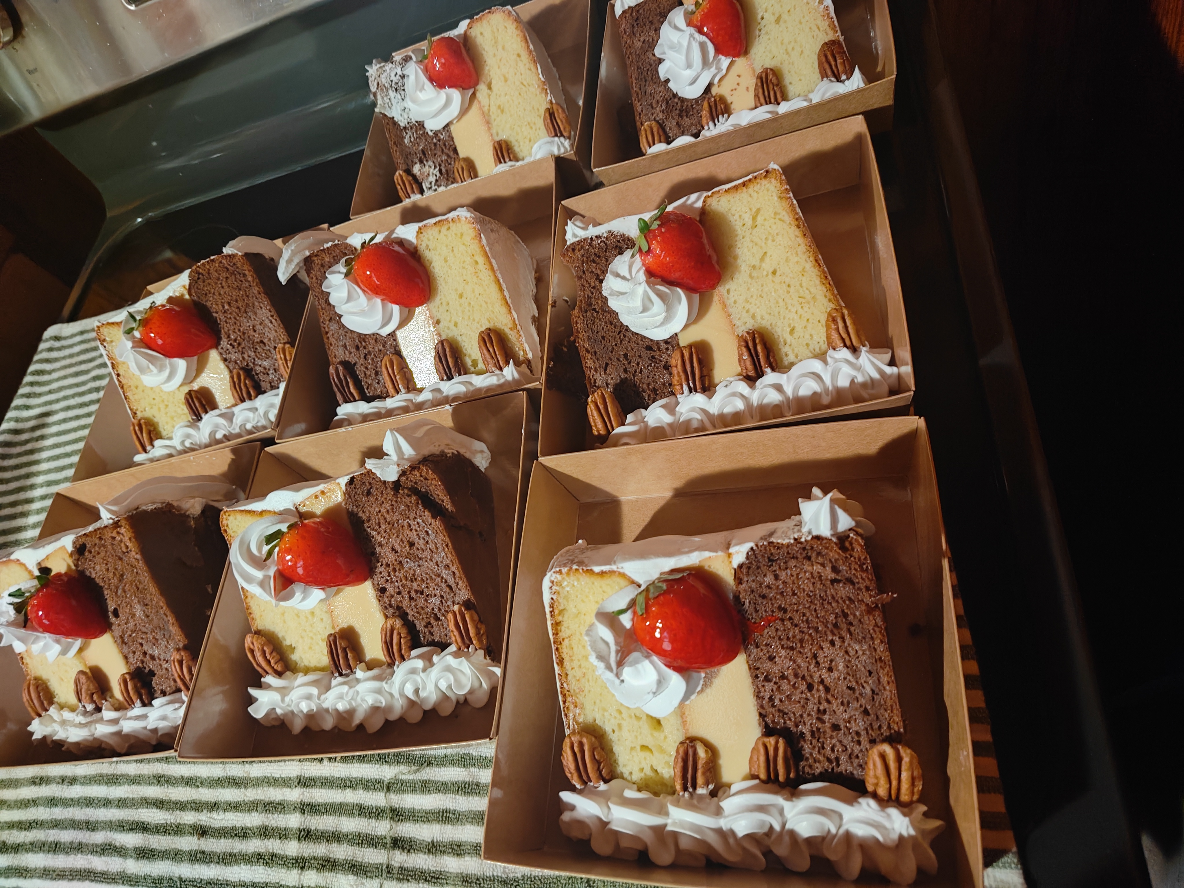 Pastel Beso de Ángel con fresas y frambuesas